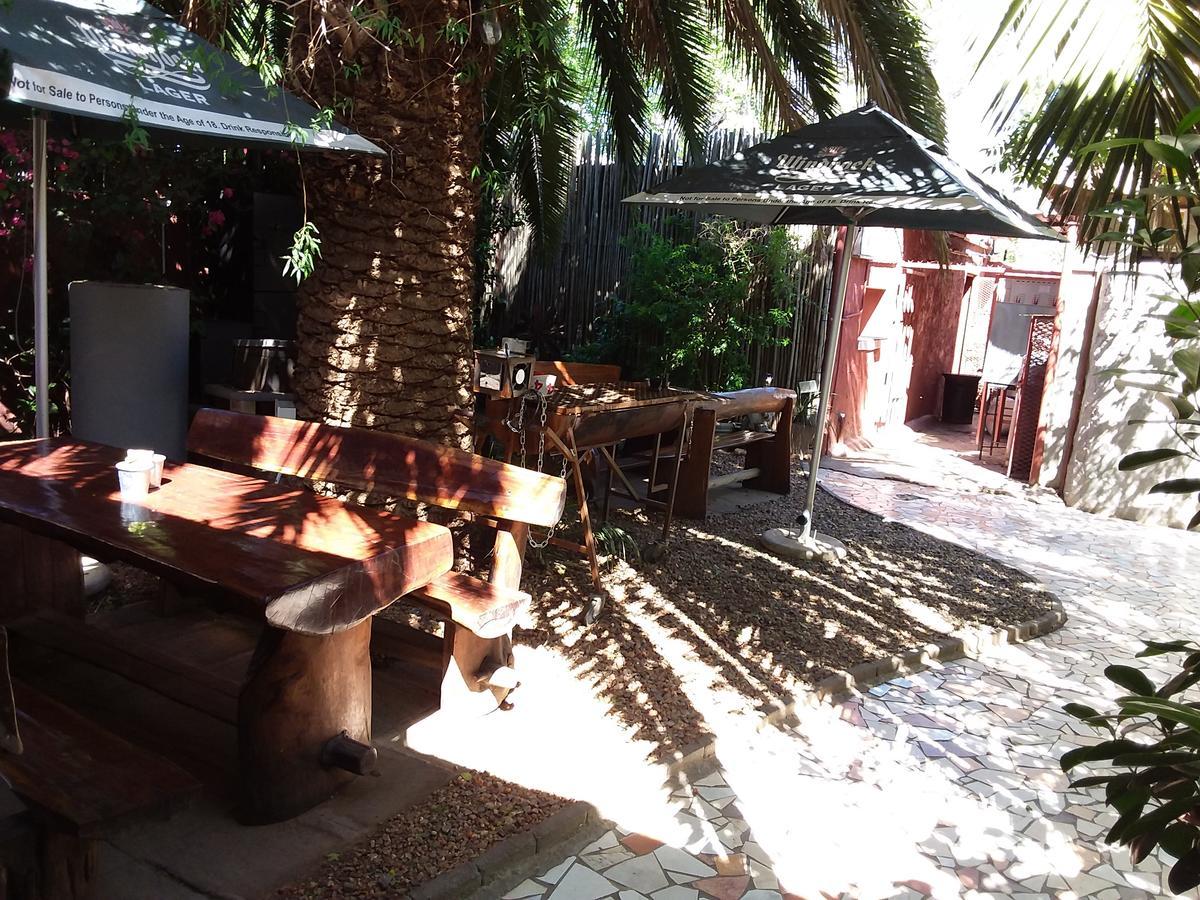 Larona Inn Mafikeng Exterior photo
