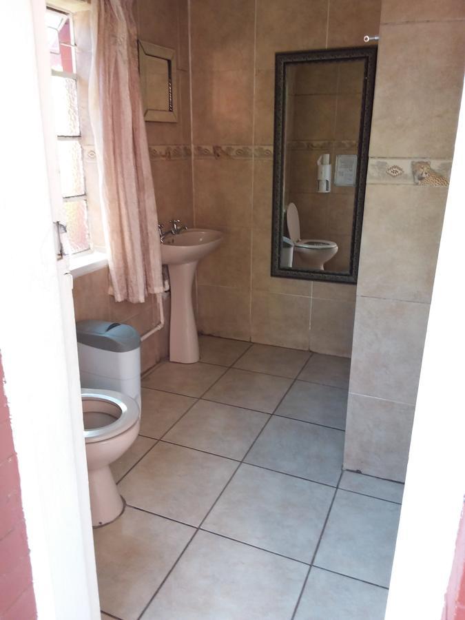 Larona Inn Mafikeng Exterior photo